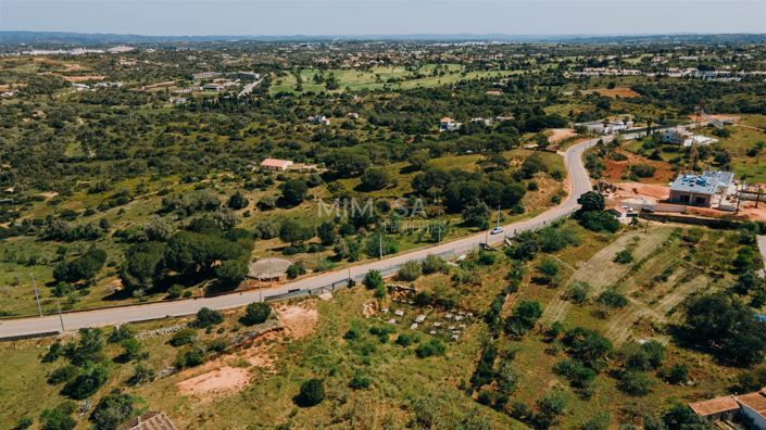 Image No.10-39 Bed Property for sale