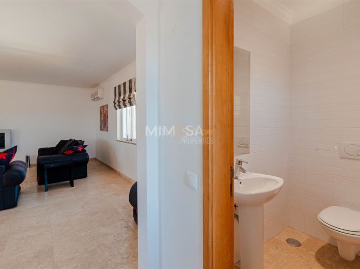 Image No.15-4 Bed House for sale