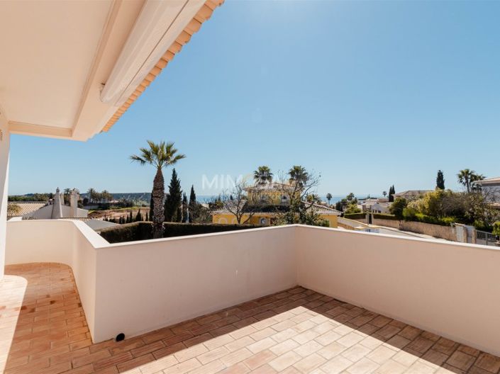 Image No.17-4 Bed House for sale