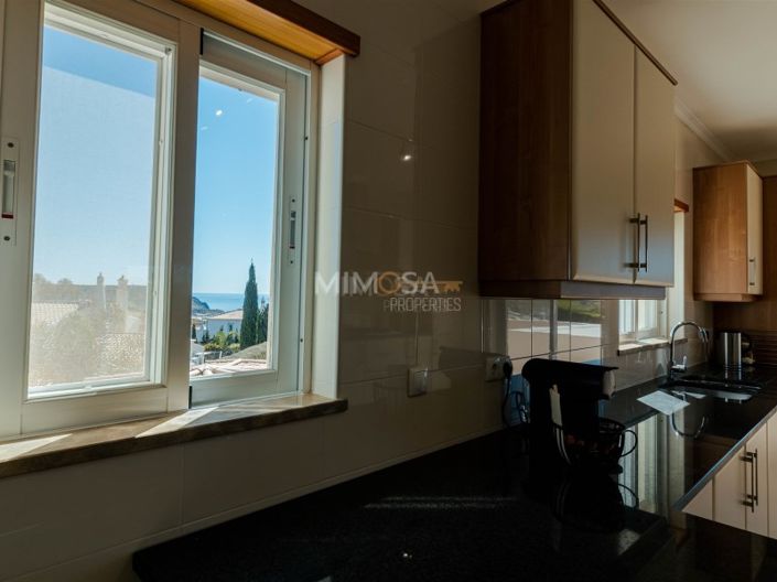 Image No.21-4 Bed House for sale