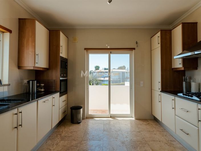 Image No.23-4 Bed House for sale
