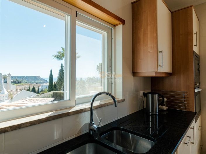Image No.24-4 Bed House for sale