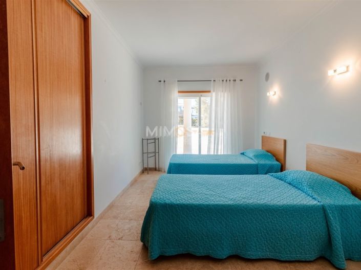 Image No.25-4 Bed House for sale