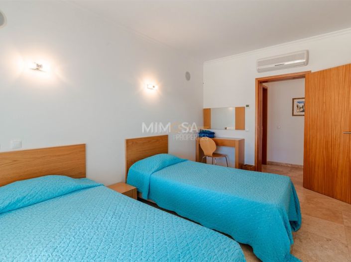 Image No.26-4 Bed House for sale