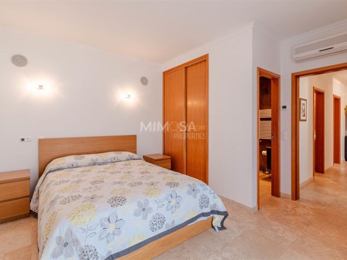 Image No.27-4 Bed House for sale
