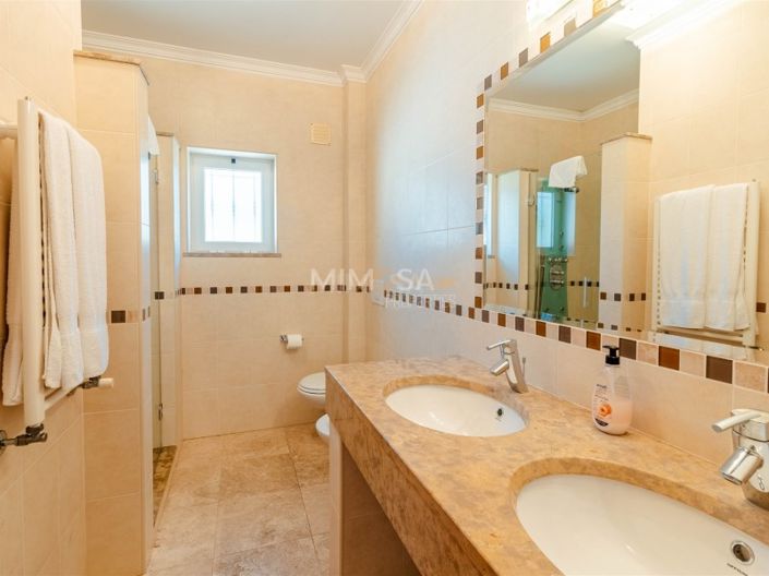 Image No.30-4 Bed House for sale