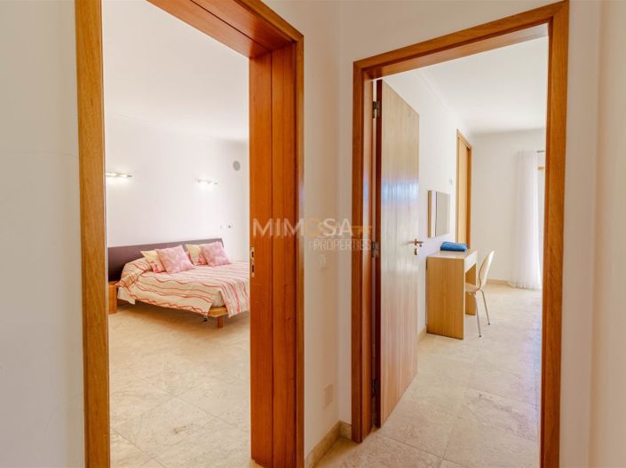 Image No.32-4 Bed House for sale