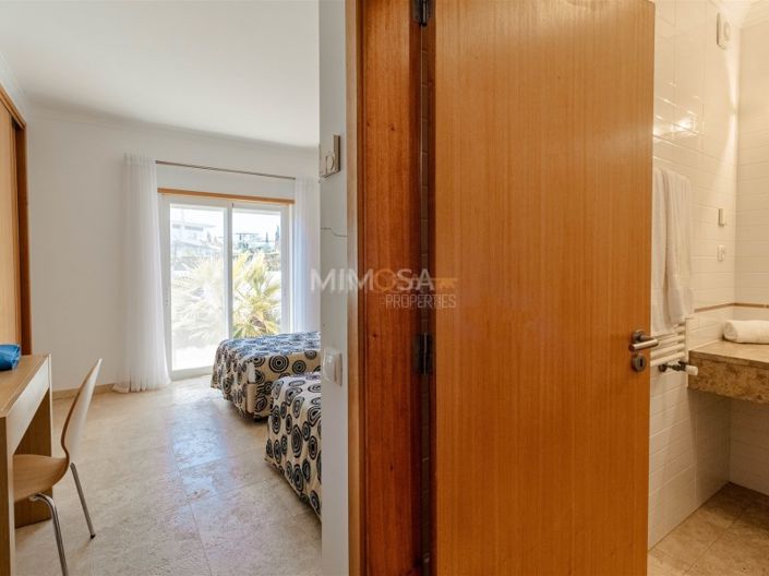 Image No.38-4 Bed House for sale