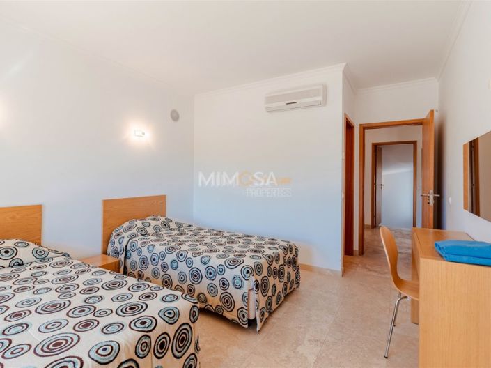 Image No.40-4 Bed House for sale