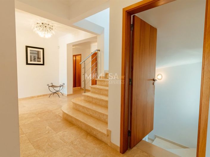 Image No.42-4 Bed House for sale