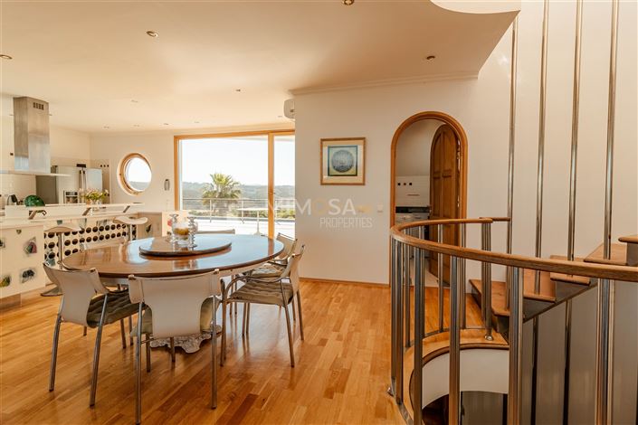 Image No.19-7 Bed House for sale