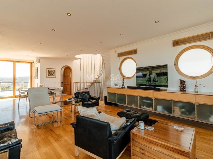 Image No.20-7 Bed House for sale