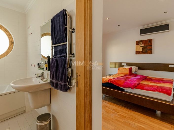 Image No.33-7 Bed House for sale
