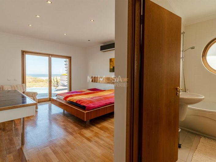 Image No.37-7 Bed House for sale