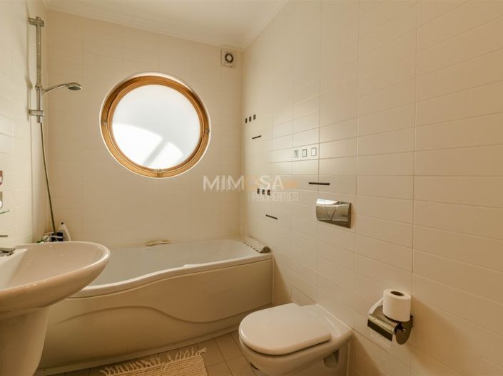 Image No.38-7 Bed House for sale