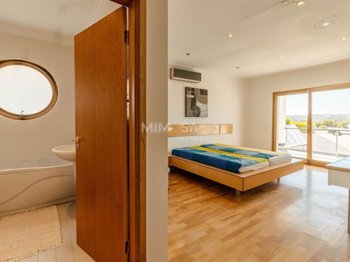 Image No.42-7 Bed House for sale