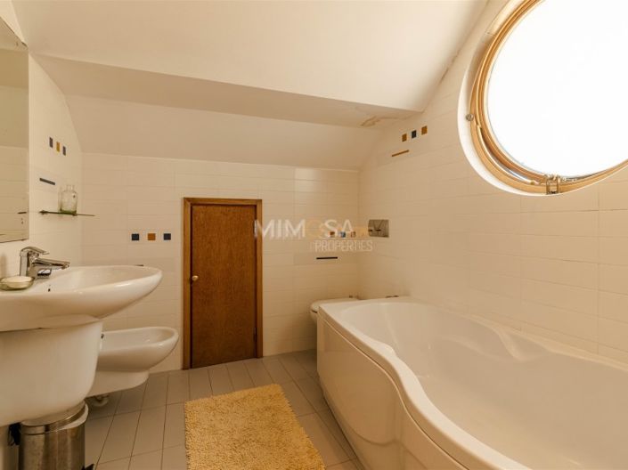 Image No.46-7 Bed House for sale