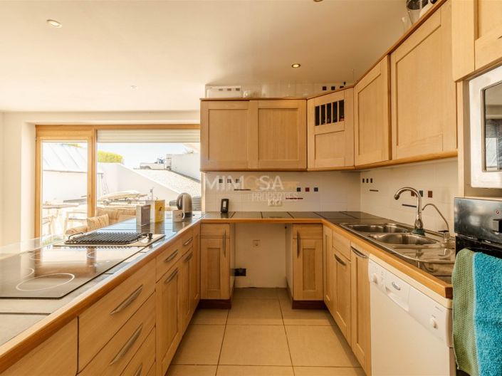 Image No.53-7 Bed House for sale