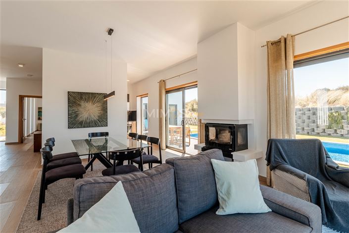 Image No.10-3 Bed House for sale