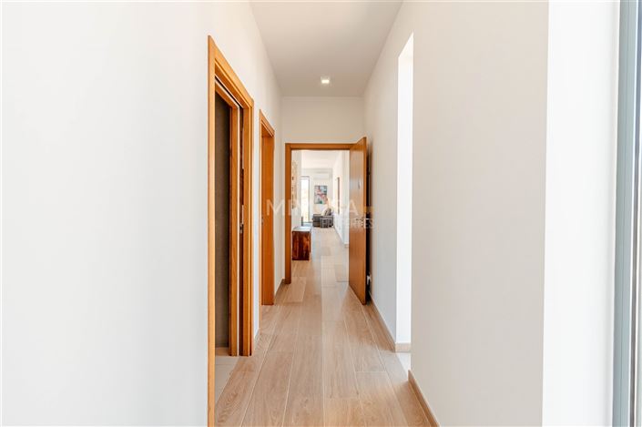 Image No.15-3 Bed House for sale