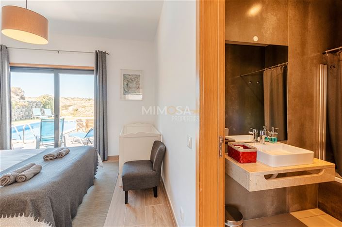 Image No.18-3 Bed House for sale