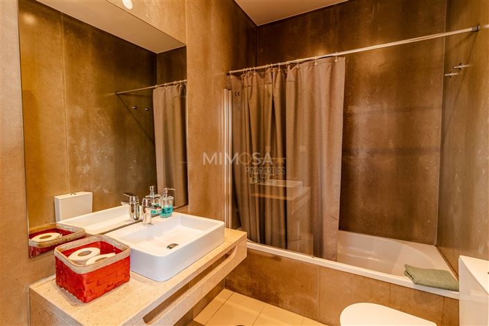 Image No.19-3 Bed House for sale