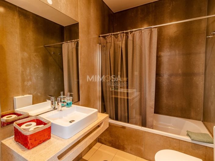Image No.20-3 Bed House for sale