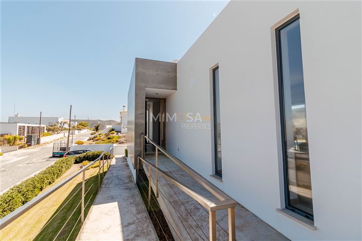 Image No.24-3 Bed House for sale