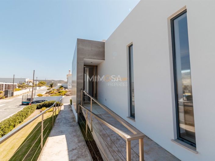 Image No.25-3 Bed House for sale