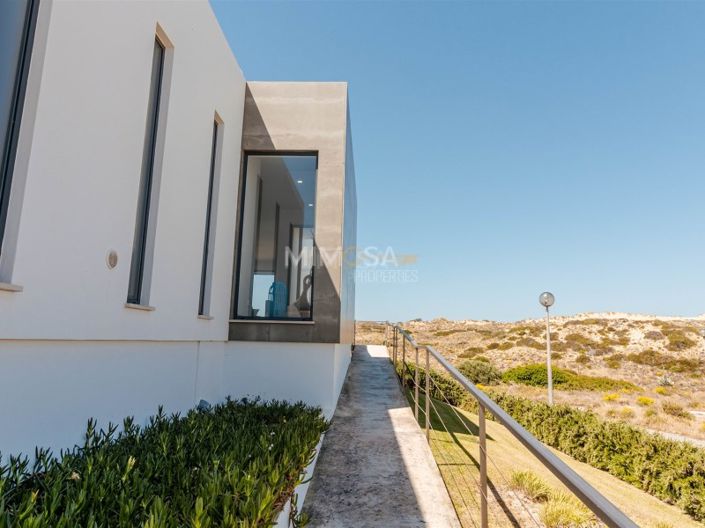 Image No.4-3 Bed House for sale