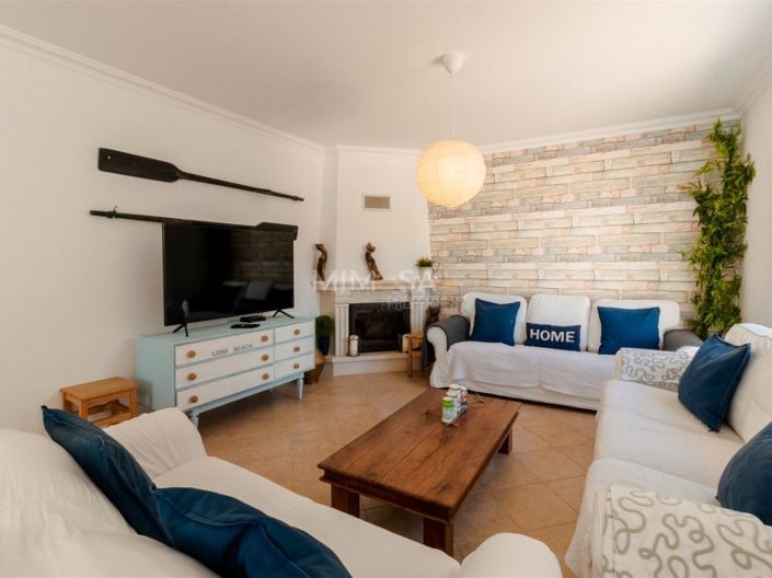 Image No.10-4 Bed House for sale