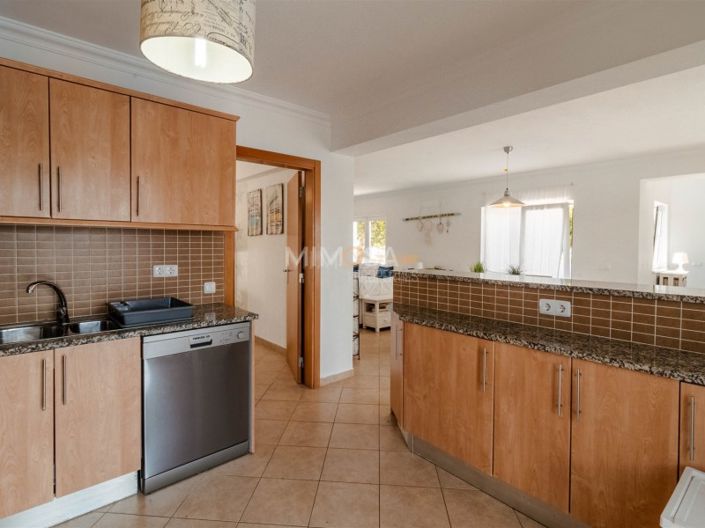Image No.12-4 Bed House for sale