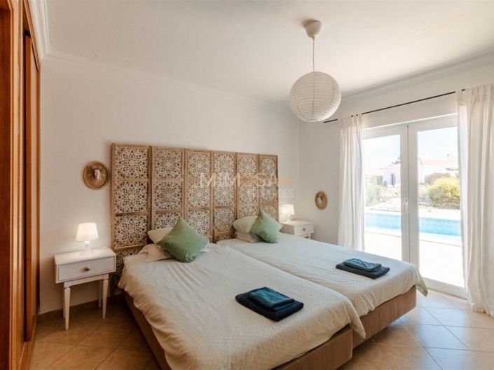 Image No.16-4 Bed House for sale