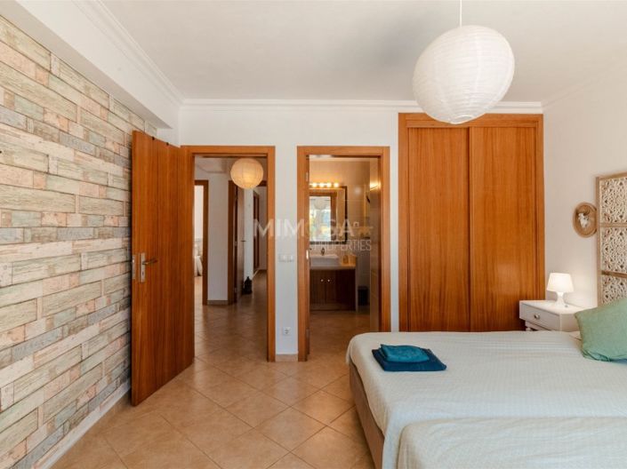 Image No.17-4 Bed House for sale