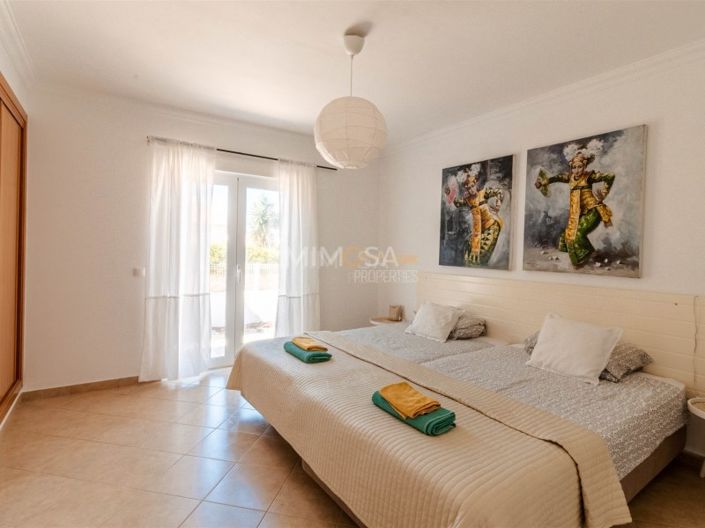 Image No.19-4 Bed House for sale