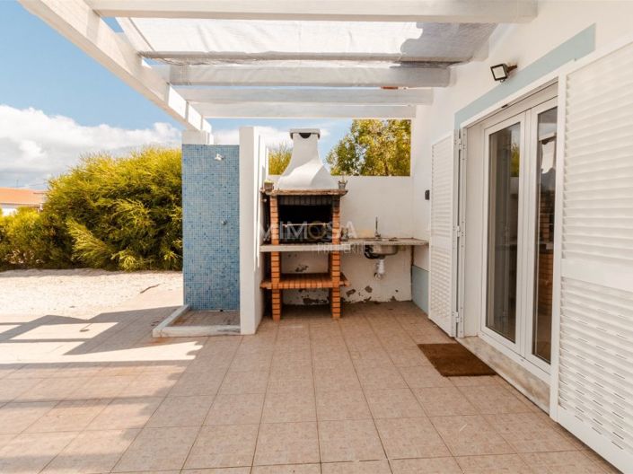 Image No.25-4 Bed House for sale