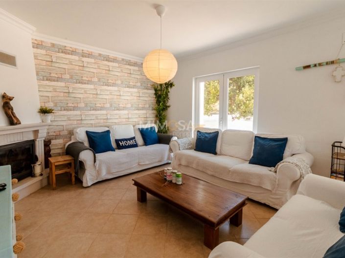 Image No.8-4 Bed House for sale