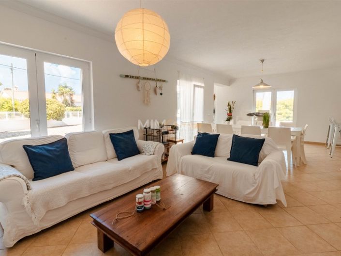 Image No.9-4 Bed House for sale