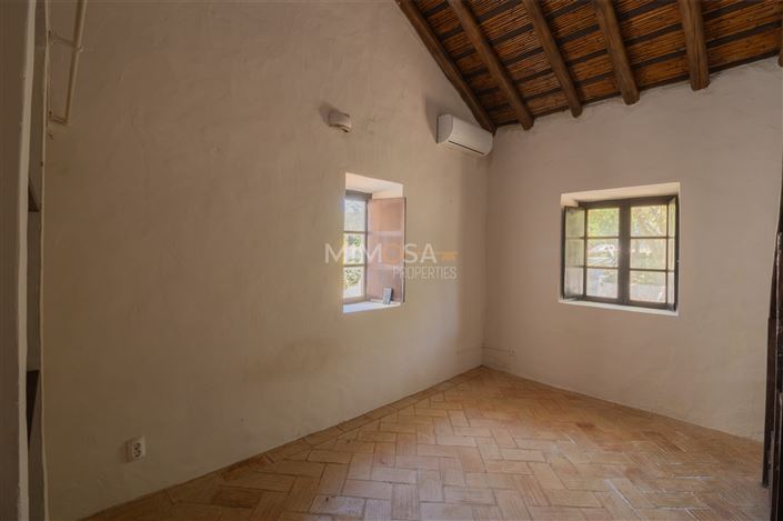 Image No.13-3 Bed Farmhouse for sale