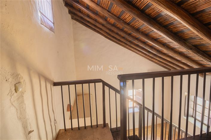 Image No.15-3 Bed Farmhouse for sale