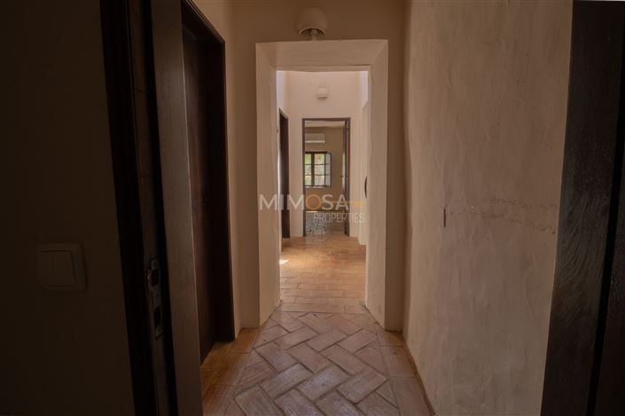 Image No.18-3 Bed Farmhouse for sale