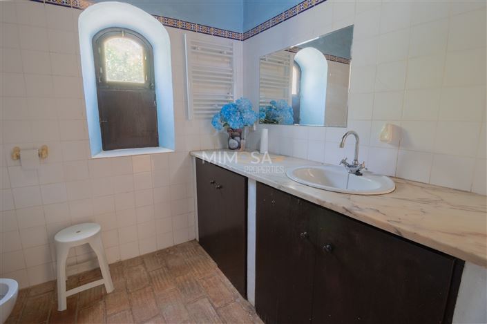 Image No.24-3 Bed Farmhouse for sale