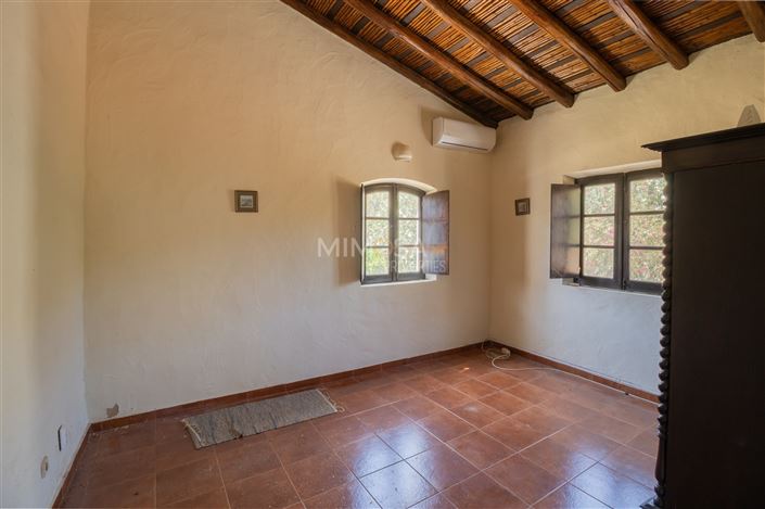 Image No.10-3 Bed Farmhouse for sale