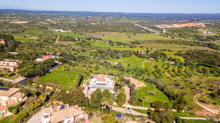 Image No.18-4 Bed House for sale