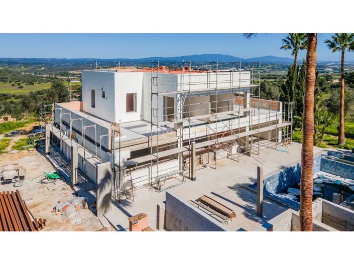 Image No.2-4 Bed House for sale