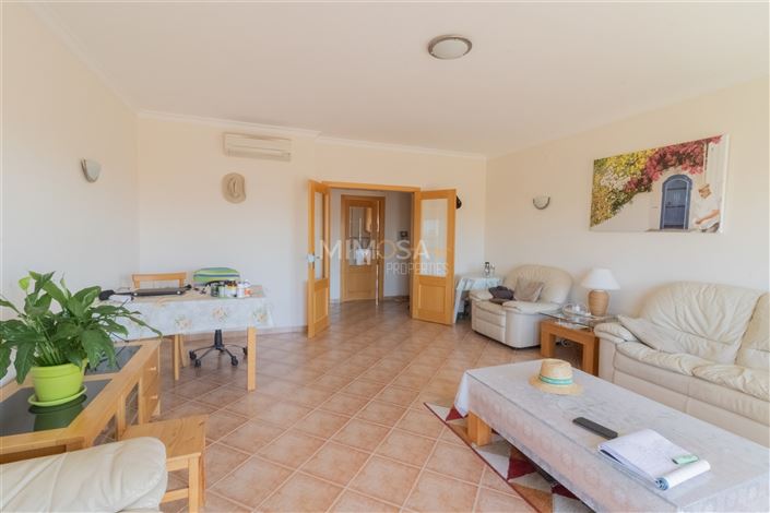 Image No.2-Appartement de 3 chambres à vendre à Lagos