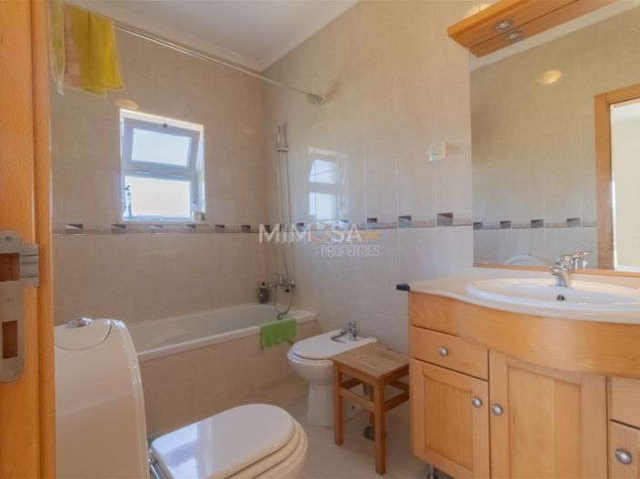 Image No.20-3 Bed Apartment for sale