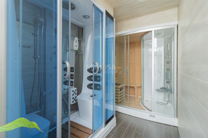 Image No.4-6 Bed House for sale