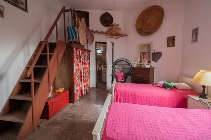 Image No.17-5 Bed House for sale