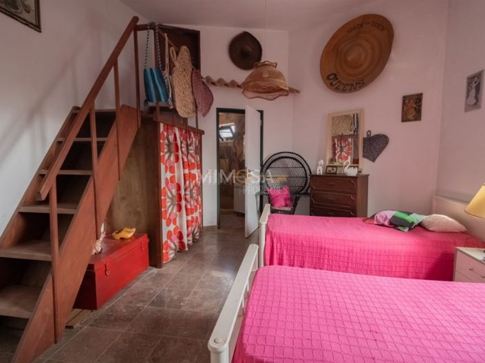 Image No.17-3 Bed House for sale